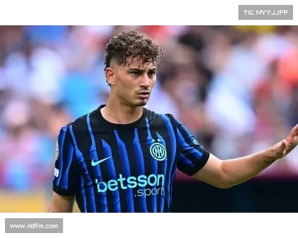 意媒称卡利亚里接近签下埃斯波西托和弗洛伦肖两名球员